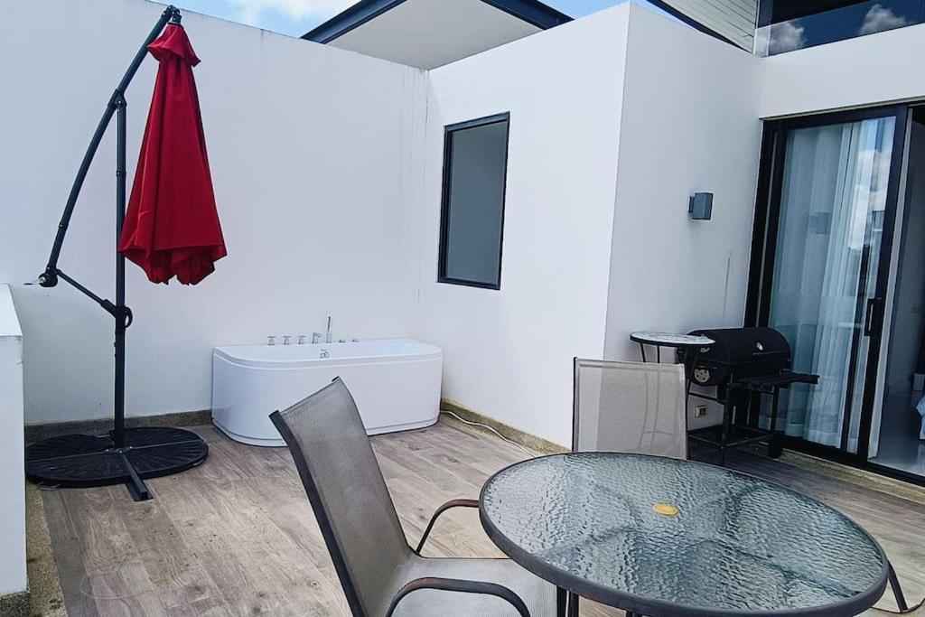 Bangtao 600m Laguna 3bdr 3,5bath With Jacuzzi And Bbq Up To 8 Guests 5 Nights Free Taxi Phuket