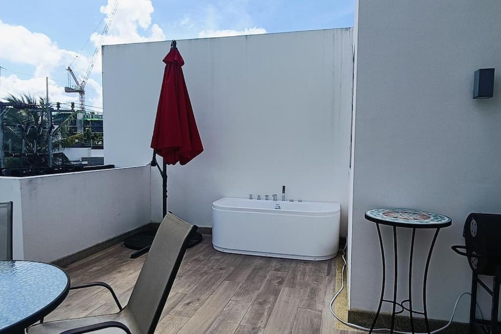 Bangtao 600m Laguna 3bdr 3,5bath With Jacuzzi And Bbq Up To 8 Guests 5 Nights Free Taxi Holiday home