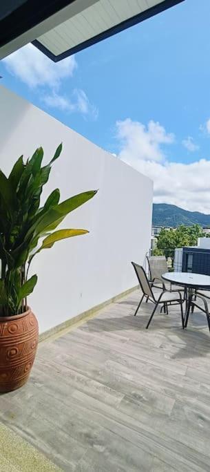 Bangtao 600m Laguna 3bdr 3,5bath With Jacuzzi And Bbq Up To 8 Guests 5 Nights Free Taxi Holiday home